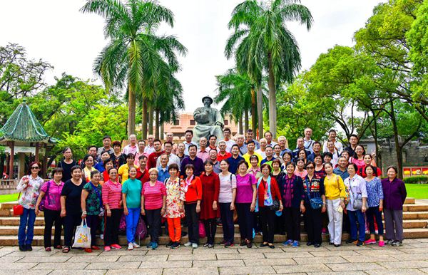 我院开展多种形式的敬老、爱老活动