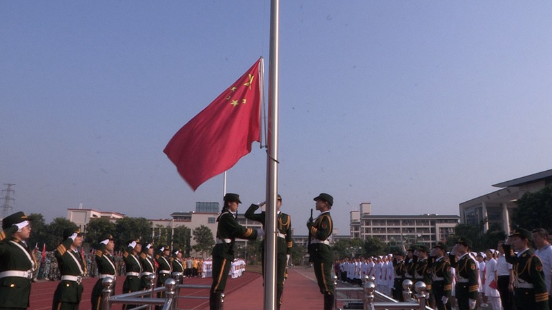 迎国庆，升旗仪式