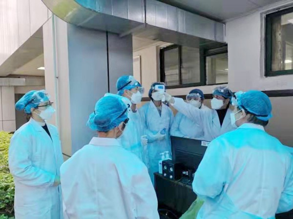 2020党员师生坚守抗疫一线